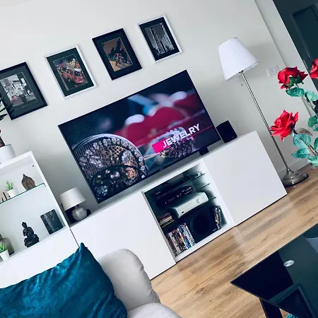 E1 Oldtown Luxury Apartment *