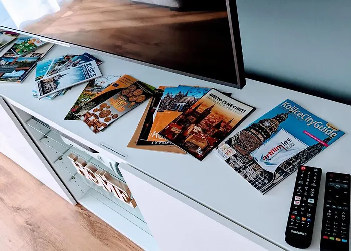 Apartment E1 Luxury Oldtown - 2x Parking, Foodstore, Pcscreen, Netflix, Unlimited Music, Crib, Babychair, Fastwifi, Aircon Košice