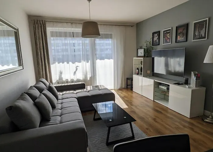 Apartment E1 Luxury Oldtown - 2x Parking, Foodstore, Pcscreen, Netflix, Unlimited Music, Crib, Babychair, Fastwifi, Aircon