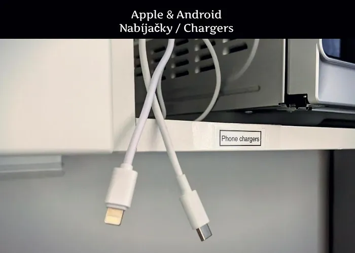 E1 Luxury Oldtown - 2x Parking, Foodstore, Pcscreen, Netflix, Unlimited Music, Crib, Babychair, Fastwifi, Aircon *