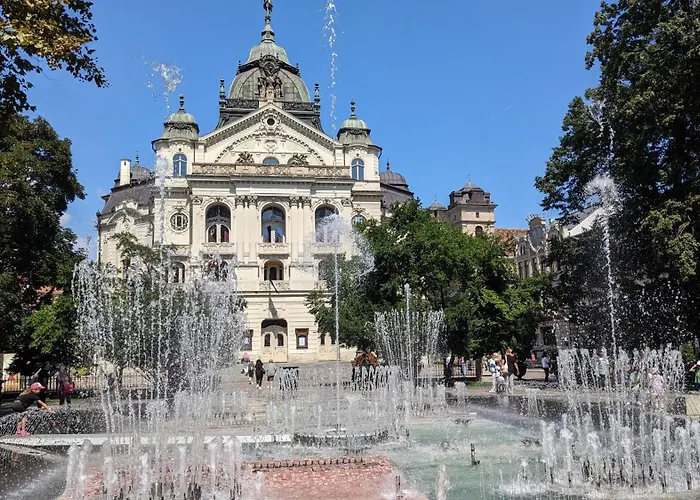 E1 Luxury Oldtown - 2x Parking, Foodstore, Pcscreen, Netflix, Unlimited Music, Crib, Babychair, Fastwifi, Aircon 아파트